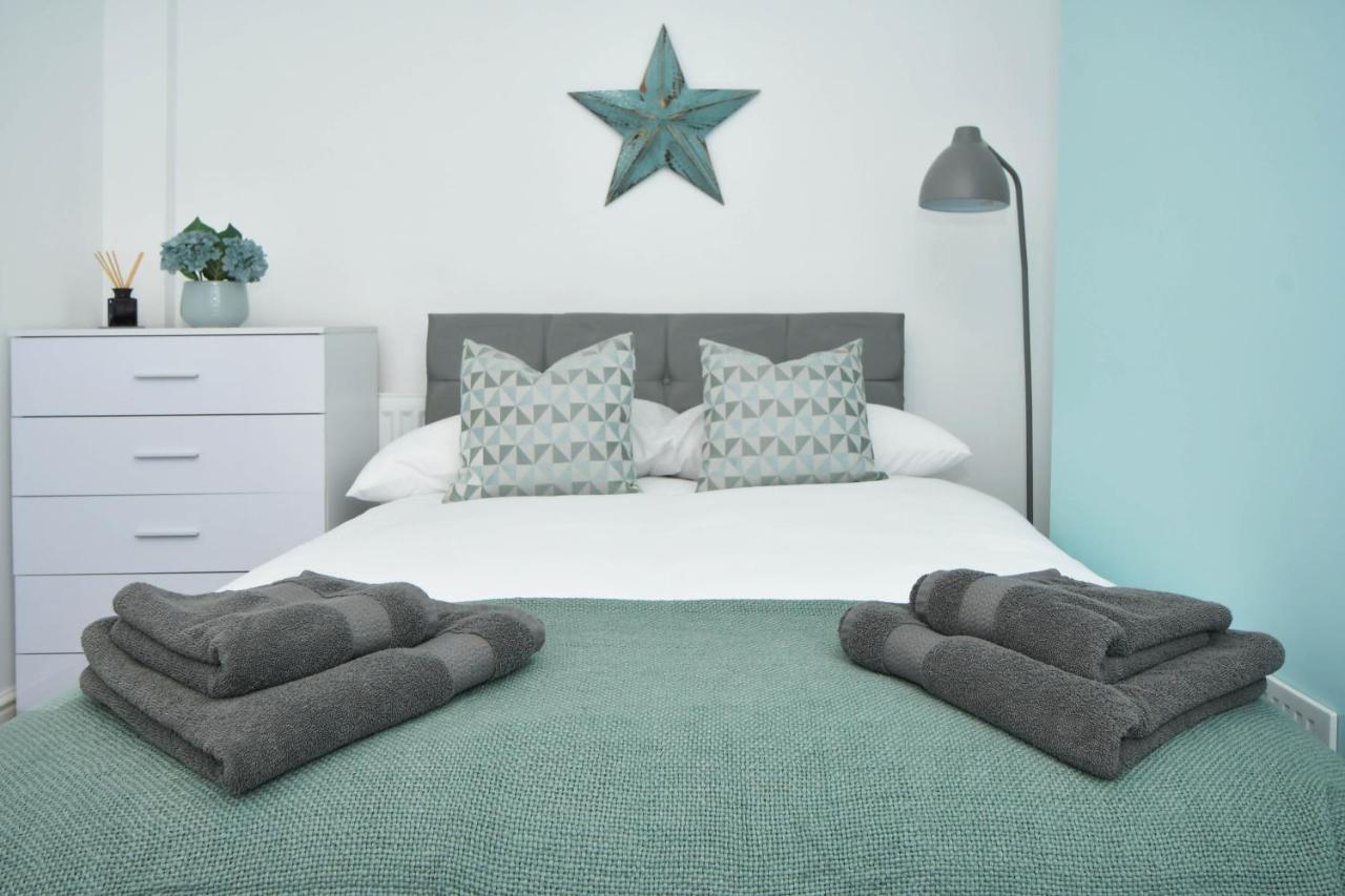 Find A Spacious And Stylish Escape In The City Centre At Sturgess House, Perfect For Longer Stays! Stoke-on-Trent Exterior foto