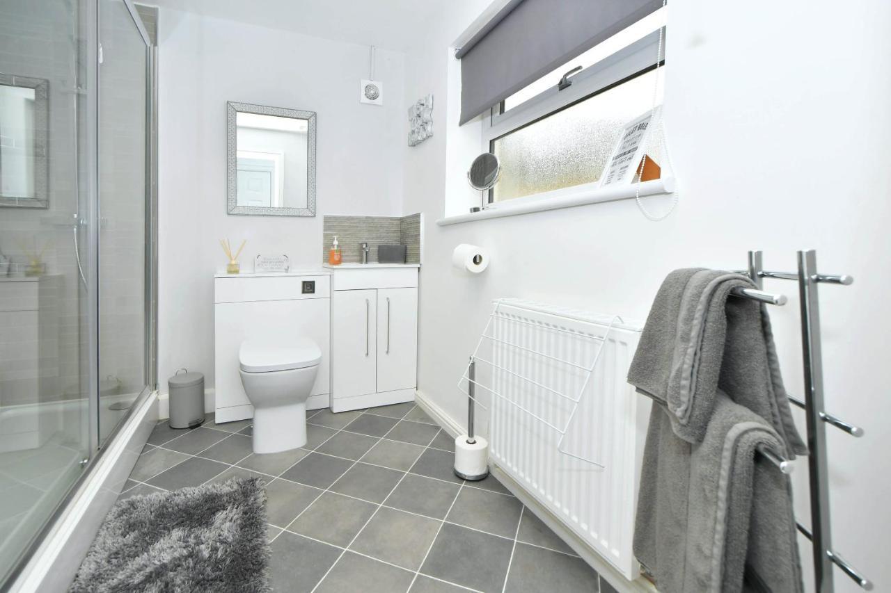 Find A Spacious And Stylish Escape In The City Centre At Sturgess House, Perfect For Longer Stays! Stoke-on-Trent Exterior foto