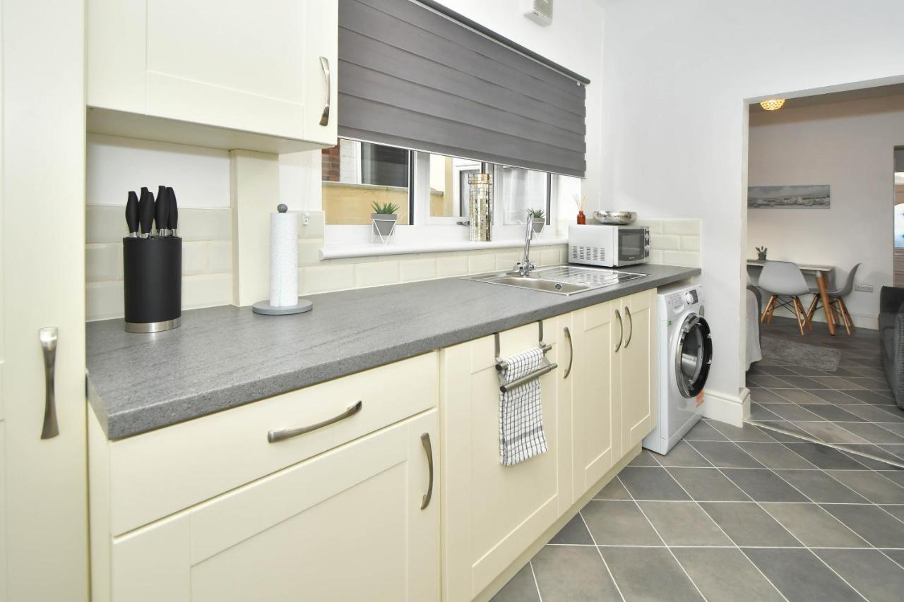 Find A Spacious And Stylish Escape In The City Centre At Sturgess House, Perfect For Longer Stays! Stoke-on-Trent Exterior foto